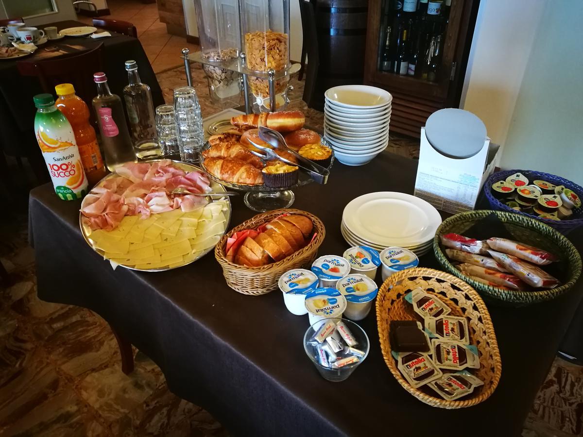 Locanda Della Pieve Tizzano Val Parma Ngoại thất bức ảnh